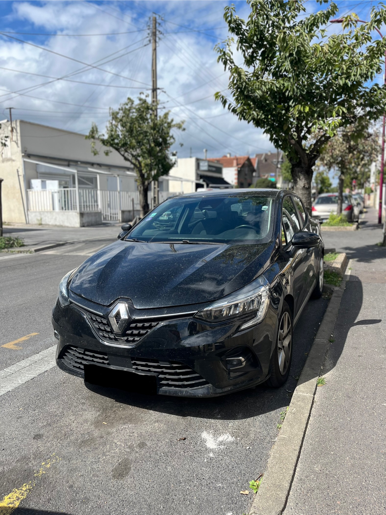 Véhicule 2 (Clio noire)